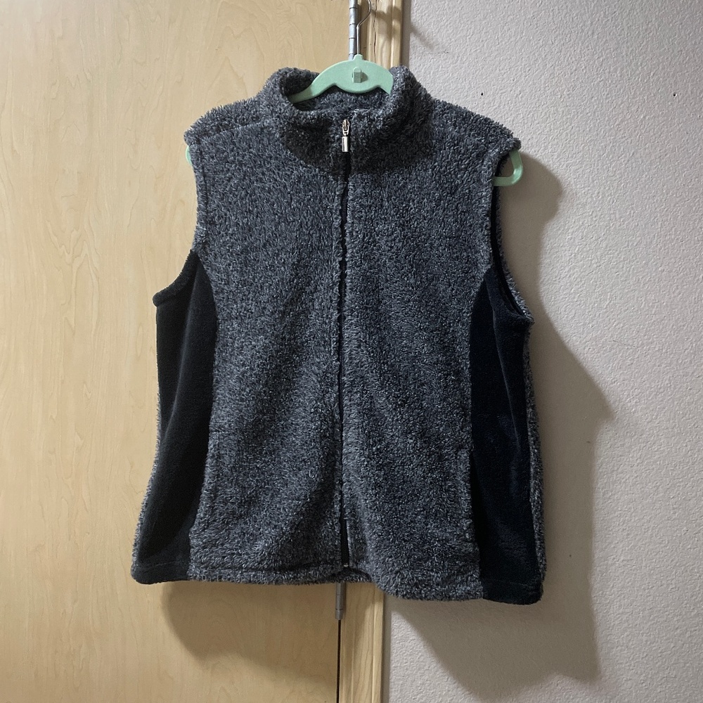 Women Large Sherpa Plush Outdoor Activewear Vest Jacket Zipper Front Pockets - Picture 1 of 7